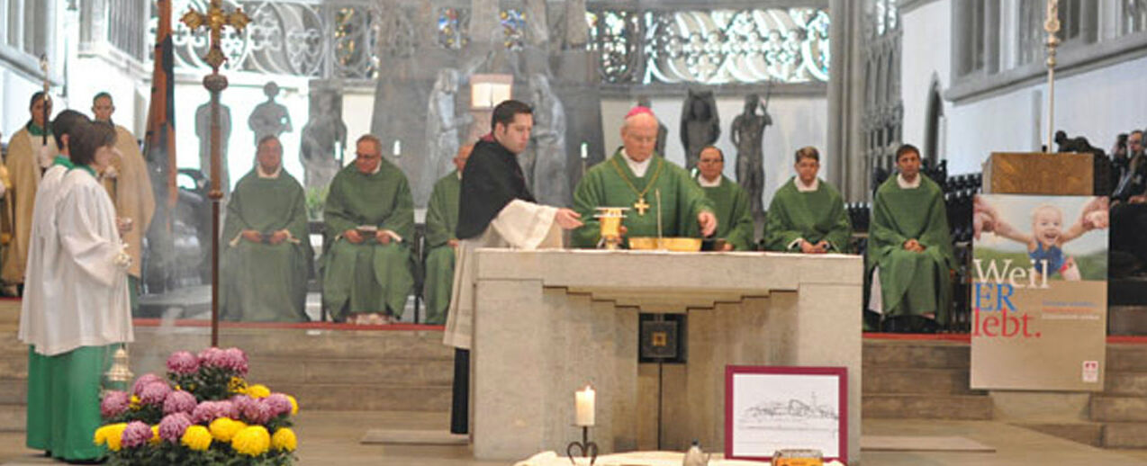 Mit einem feierlichen Pontifikalamt im Hohen Dom zu Augsburg wurde die Diaspora-Aktion 2012 eröffnet.