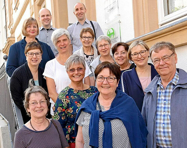 Begrüßt wurden die Gäste des Arbeitskeises im Bonifatiushaus in Paderborn von Karin Stieneke (oben links) und von Simon Rüffin (oben Mitte). (Foto: Patrick Kleibold)