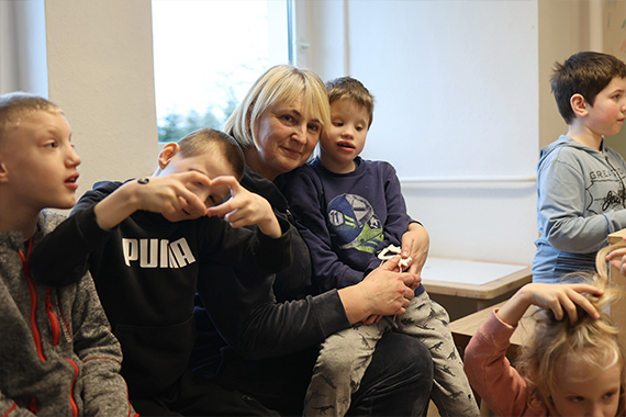 Tatiana Boiki kennt die Kinder bereits seit deren Evakuierung. (Foto: Markus Nowak)