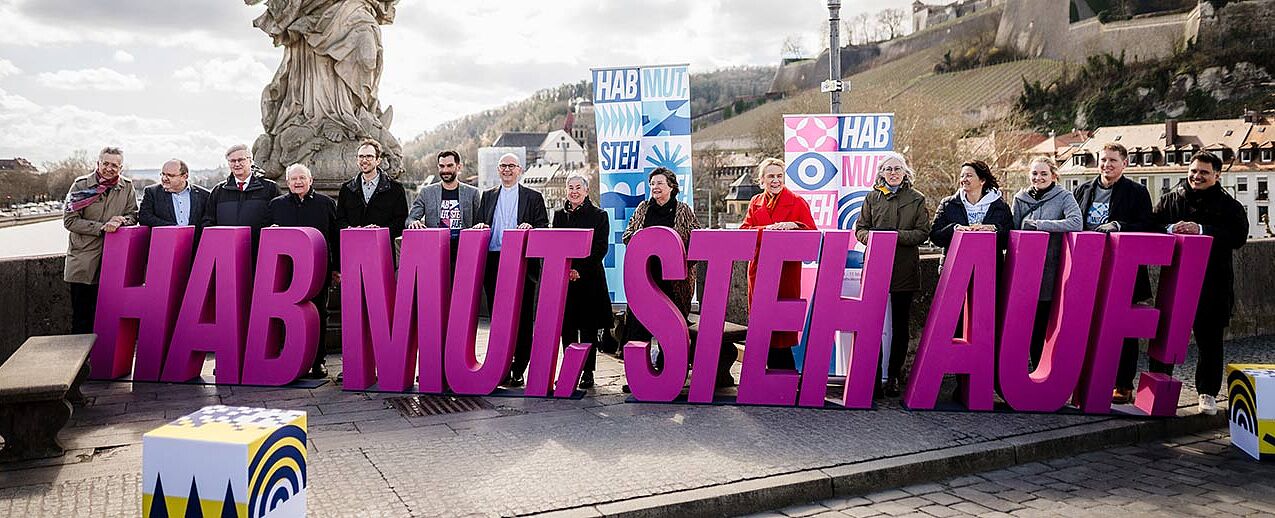 "Hab Mut, steh auf!", so lautet der Slogan des Katholikentages in Würzburg. Foto: (Daniel Schwarz/Katholikentag)