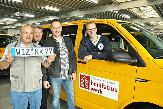 v. l.: Waldemar Rosenhoff, Msgr. Georg Austen, Mathias Rotter, Luca Kreßner, Foto Sr. Theresita M. Müller