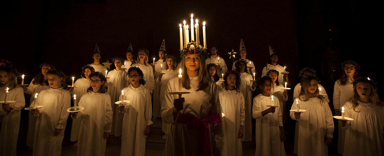 Elisabeth Schwake, ehemalige Praktikantin, spielte 2017 die Lucia in der St.-Eugenia-Gemeinde in Stockholm.  (Foto: Reaz Uddin)