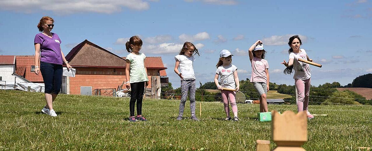 Im thüringschen Rohrberg steht die Religiöse Kinderwoche 2024 ganz im Zeichen von Franz und Klara, die vor 850 Jahren im italienischen Assisi lebten. (Foto: Simon Helmers)