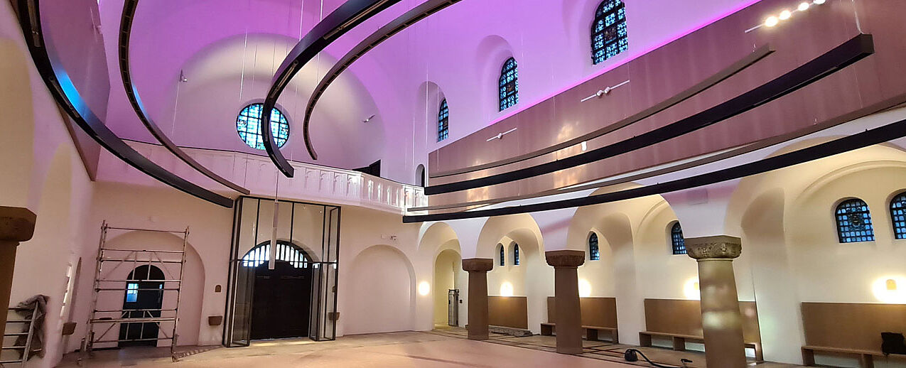 Gemeinsam feiern: Am 23. November weiht Bischof Wilmer den neuen Altar – die Heilig-Geist-Gemeinde öffnet ihren neu gestalteten Kirchenraum für Gemeinschaft, Liturgie und Offenheit. (Foto: Hl. Geist Sarstedt)