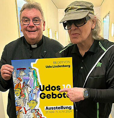 Bonifatiuswerk-Generalsekretär Monsignore Georg Austen und Panikrocker Udo Lindenberg freuen sich auf zahlreiche Besucher bei der Ausstellung in Erfurt. (Foto: Norbert Dembski)