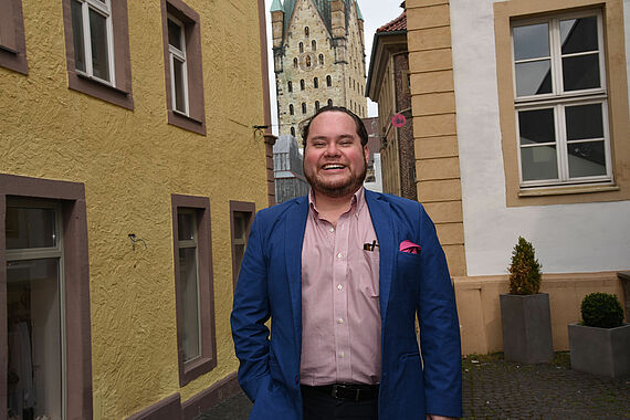 Startenor Juan del Bosco wird den Karfreitag in der Paderborner Kirche St. Hedwig musikalisch mitgestalten. (Foto: Patrick Kleibold)