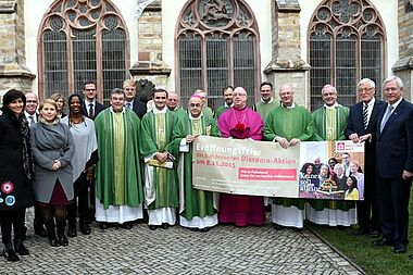 Die Teilnehmer der Diaspora-Aktionseröffnung. Foto: Lena Reiher 