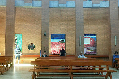 Die Ausstellung in St. Christophorus in Westerland auf Sylt. 
