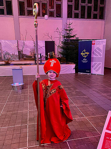 Selbst mal in die Rolle des Nikolaus schlüpfen dürfen war erlaubt bei der "Tat.Ort.Nikolaus-Aktion" in Saarbrücken (Foto: privat)