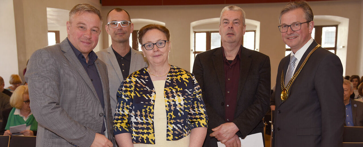 Von links: Prof. Wemhoff, Dr. Müller Leiter vom Westfalen Kolleg, Dr. Dr. h.c. Ulrike Kurth, Sean O’Coistealbha, Leitir Moir, Irland, Bürgermeister Michael Dreier. Foto: Theresa Meier