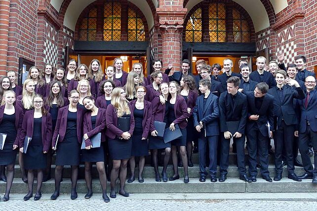 Der Jugendkammerchor der Singschule an der Liebfrauenkirche in Koblenz zu Besuch in Tallinn.