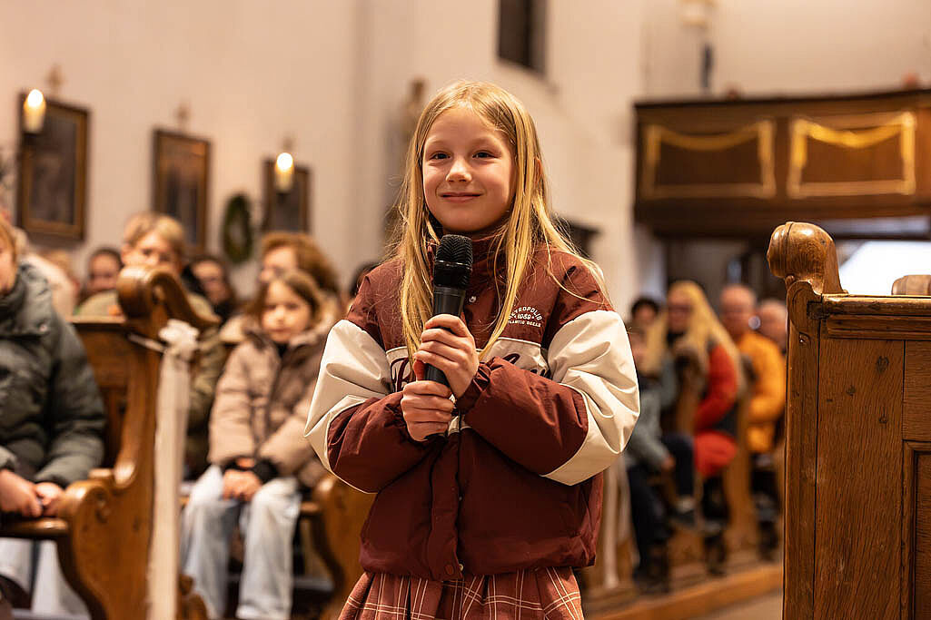 Erstkommunion-Kind Lotta stellte die Frage: Warum feiern wir eigentlich Ostern?