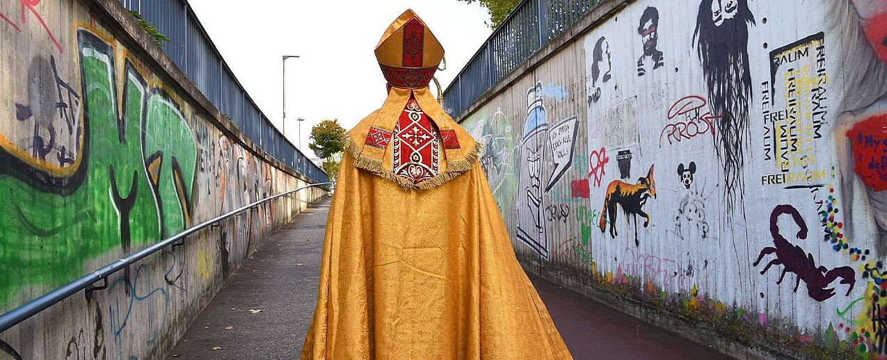 Der Nikolaus zieht durch die Straßen um Gutes zu tun. (Foto: Pia Wittek)