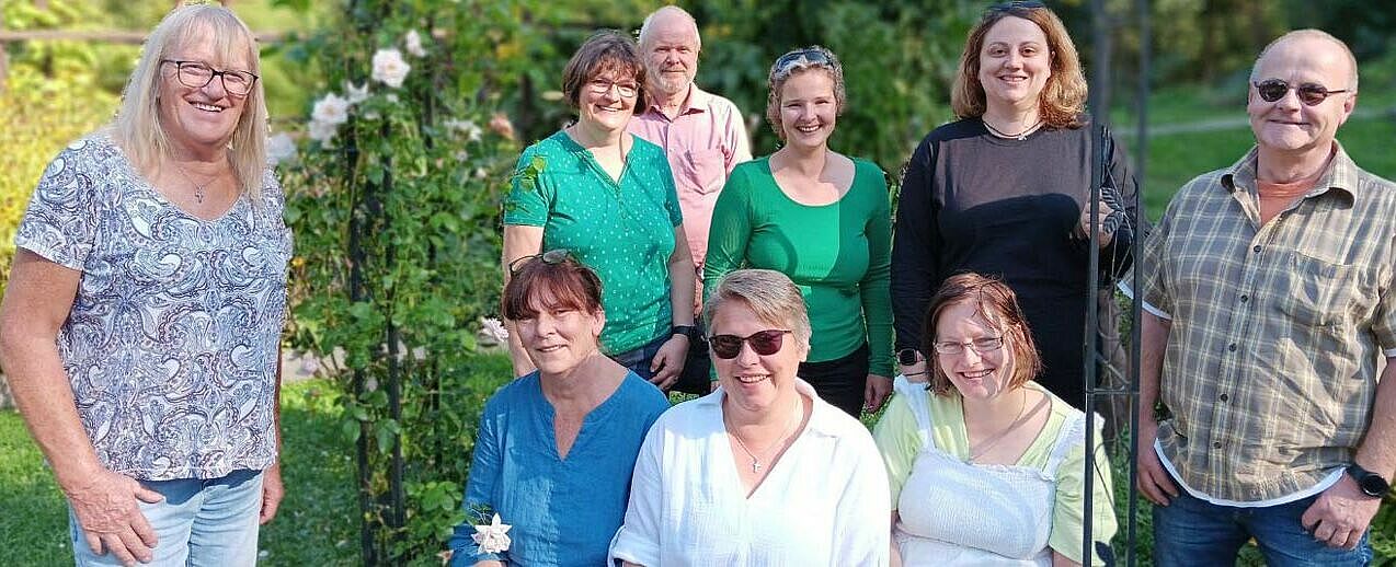 Teilnehmende des Neugetauftenwochenendes blicken glücklich und dankbar auf die gemeinsame Zeit zurück. (Foto: Bistum Magdeburg)