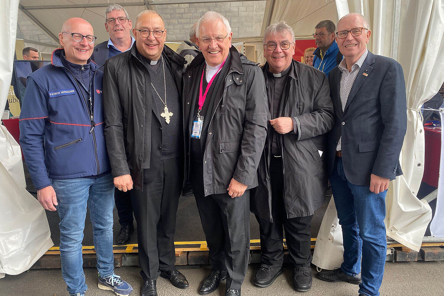 Patrick Hofmacher (Malteser Hilfsdienst), Geschäftsführer Ingo Imenkämper, Bischof Dominicus Meier OSB (Osnabrück), Bischof Heinrich Timmerevers (Dresden-Meißen), Bonifatiuswerk-Generalsekretär Monsignore Georg Austen und Bonifatiuswerk-Präsident Manfred Müller (v.l.).