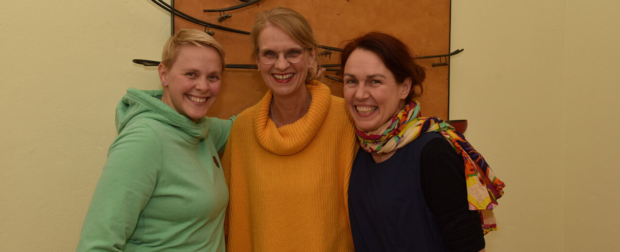 Drei starke Frauen: Esther Göbel (v.l.), Gabriele Wolters, Lissy Eichert. (Foto: Sr. Theresita, Bonifatiuswerk)