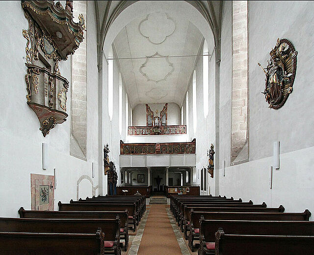 Im Projekt Eremos.Stetten erhält die Klosterkirche Stetten eine neue Bedeutung als spiritueller Ort im Advent. © Kirchengemeinde St. Luzius, Hechingen-Stetten