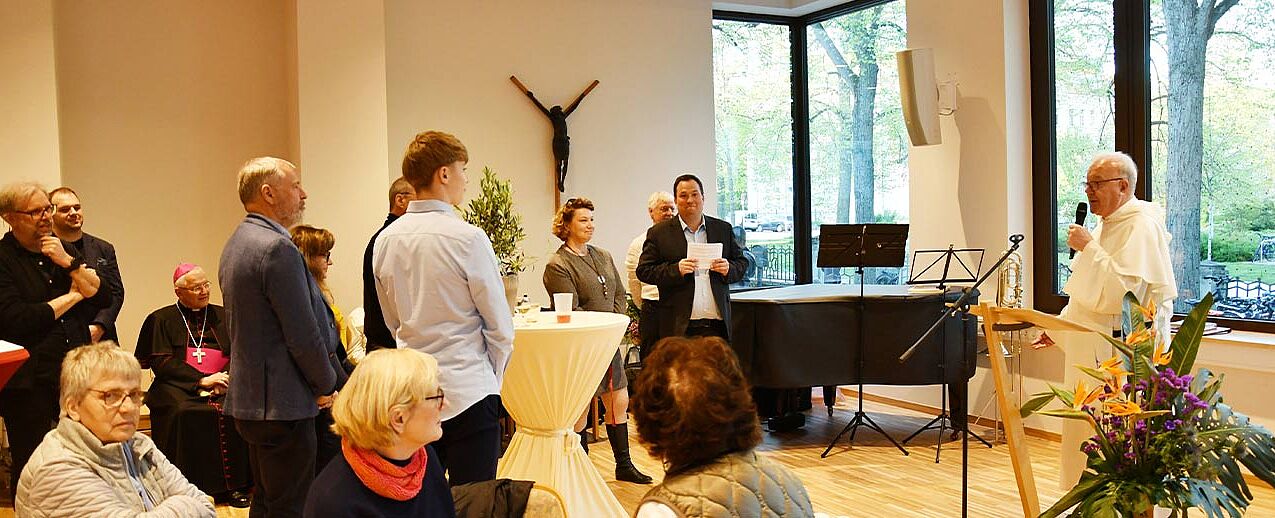 Große Freude bei der Weihe des neues Pfarrzentrums. (Foto: Michael Baudisch)