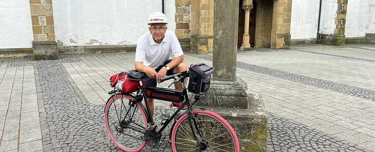 Auf seiner "Rad-Pilger-Tour für den Frieden" machte Ingo Brüggenjürgen Halt in Paderborn. (Foto: domradio)