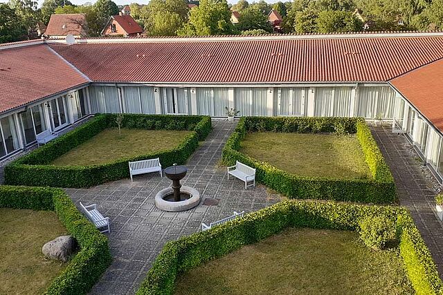 Das Kloster St. Birgitta liegt idyllisch am See von Maribo und blickt auf eine bewegte Geschichte zurück. (Foto: D. Glanz)