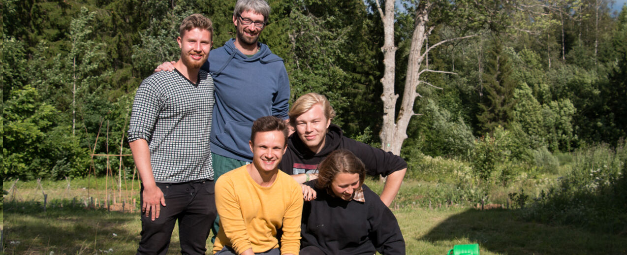 Lukas, Matthias Hein, David, Simon und Elisa auf ihrer Reise nach Lettland (v.l.) (Foto: privat)