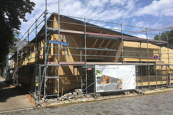 Das neue Gemeindehaus soll im Juni 2019 eingeweiht werden. (Foto: Pfarrer Herbert Meyer) 