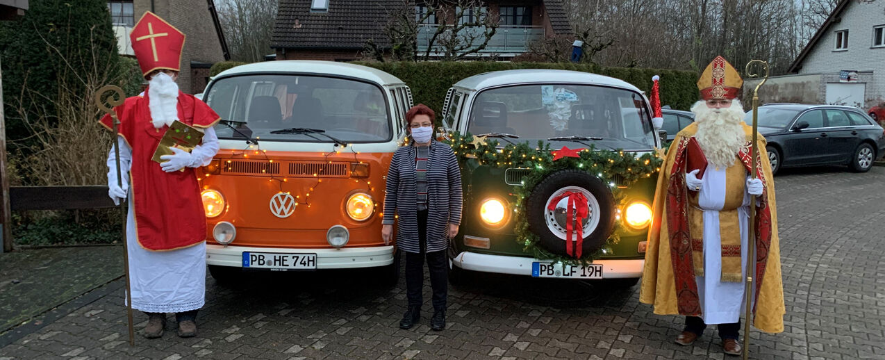 Mit stilsicherem Gefährt schenkt der heilige Nikolaus Kindern Freude. (Foto: Maximilian Heese