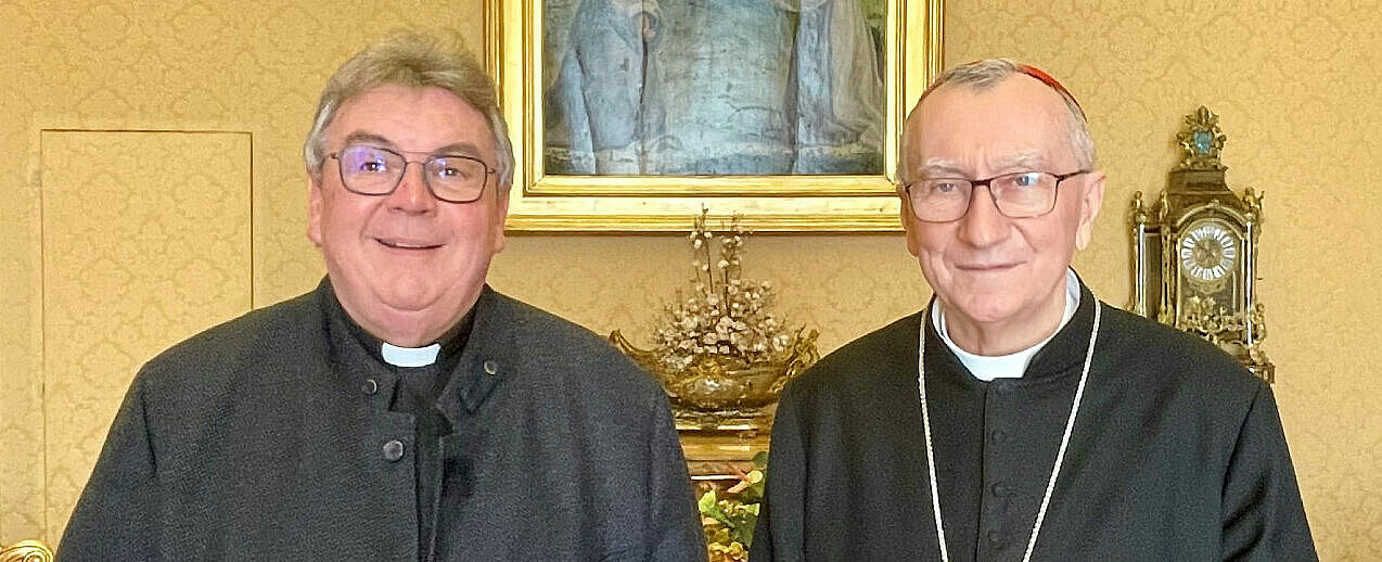 Georg Austen (links) hat den Kardinalstaatsekretär Pietro Parolin im Vatikan getroffen. (Foto: privat)