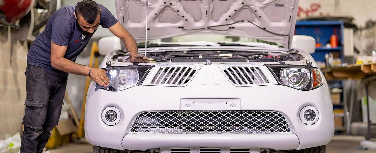 Das ehemaligen Papamobil wurde in Schweden auf Vordermann gebracht. Foto: George Jaraiseh/Caritas Jerusalem