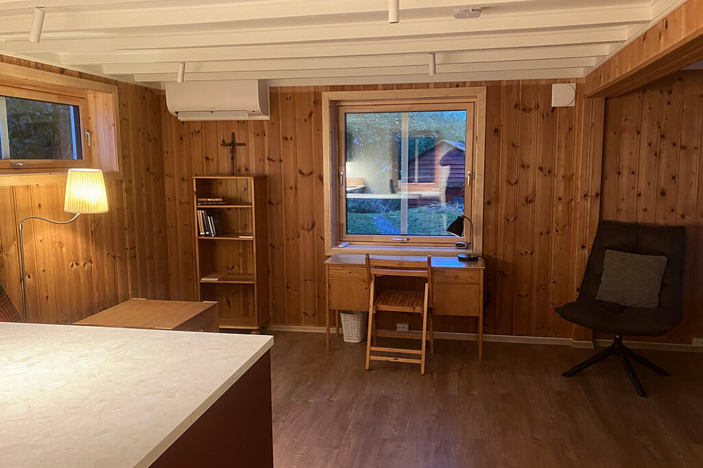 Ein Blick in die hellen und freundlichen Gästezimmer. (Foto: Sr. Christina Maria van Opzeeland OCSO)