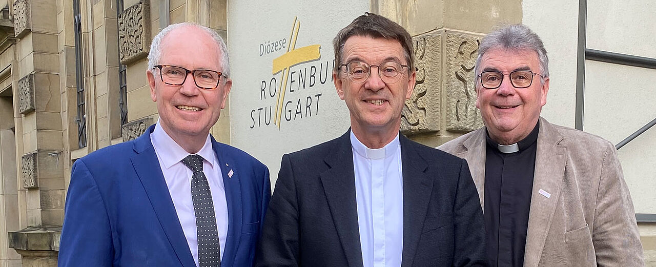 Im Austausch: Bonifatiuswerk-Präsident Manfred Müller, Bischof Dr. Klaus Krämer und Monsignore Georg Austen, Generalsekretär des Bonifatiuswerkes (v.l.). Foto: privat