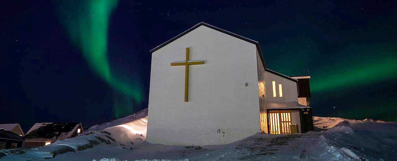 Das Kirchenzentrum Christus König in Nuuk, der Hauptstadt Gröndlands. Die Sanierung des Gebäudes wurde vom Bonifatiuwerk und vom Diasporakomissariat gefördert. (Foto: Pfarrer Christian Noval)