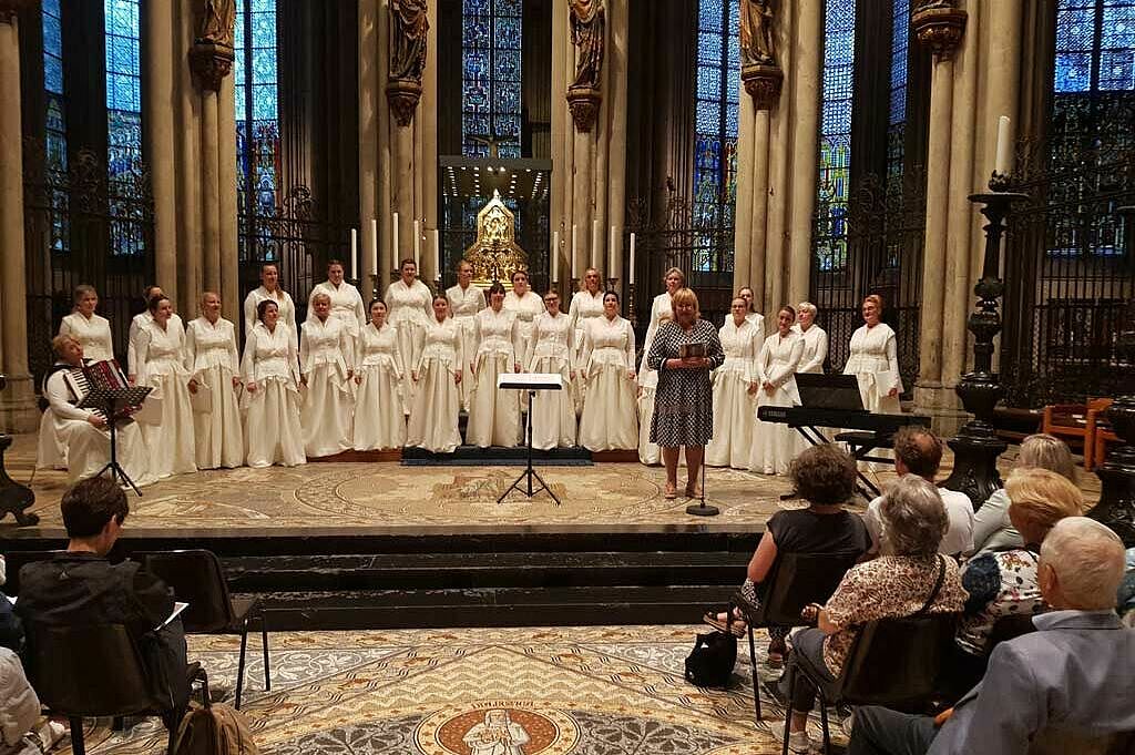 Die "Caritas Lettland"-Direktorin Inese Švekle berichtete von der Diaspora-Situation in Lettland sowie den vom Bonifatiuswerk unterstützten Projekten. (Foto: Daniel Born)