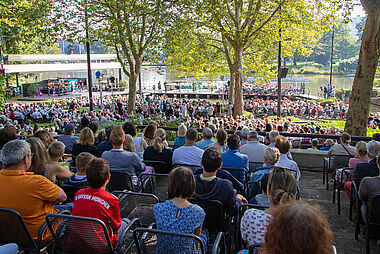 1.400 Gottesdienstbesucher erleben Kirche nah bei den Menschen