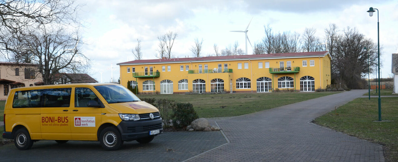 Das Bonifatiuswerk unterstützt die Fazenda schon seit vielen Jahren, u.a. auch mit einem BONI-Bus. (Foto: Alfred Herrmann)