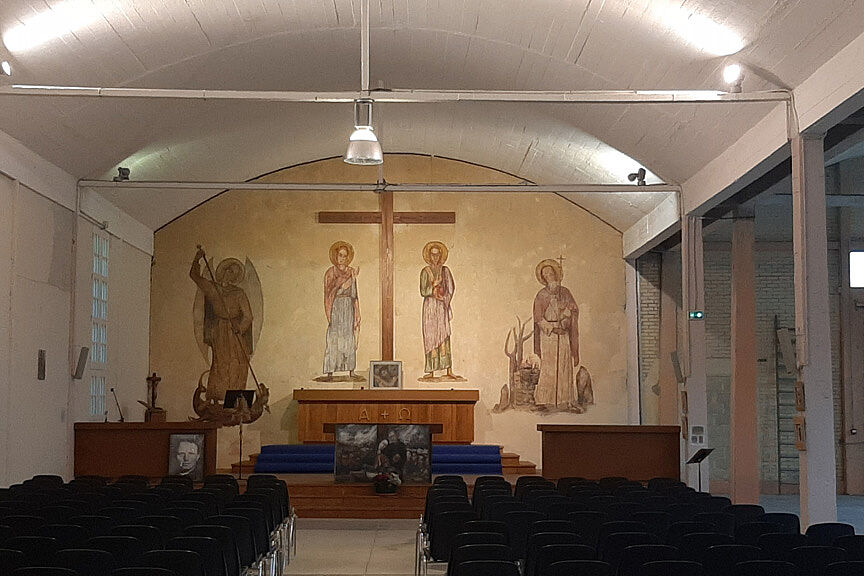 Ansicht aus dem historischen ‚Stacheldrahtseminar‘ des Franz-Stock-Komitees in Chartres. (Foto: Christine Böckmann)