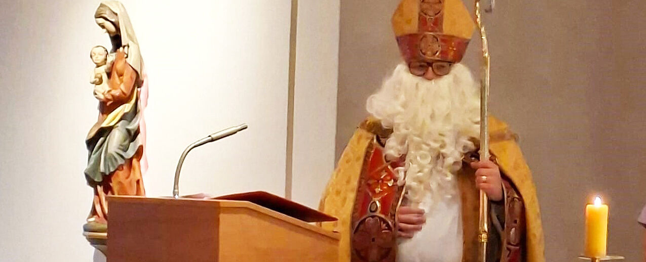 Bischof Nikolaus war zu Gast in der Kinderklinik St. Louise in Paderborn. (Foto: Gertrud Altmiks)