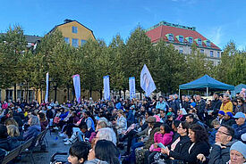 Während der Messe im Kungsträdgården. (Foto: Stockholms katolska stift)