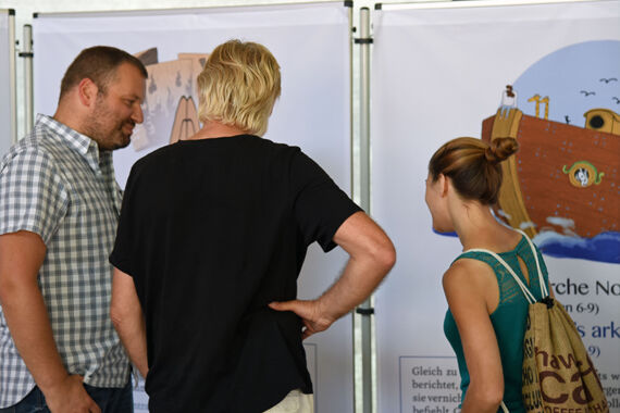 Die Ausstellung hat zahlreiche Liboribesucher in das Forum St. Liborius gelockt. Foto: Patrick Kleibold