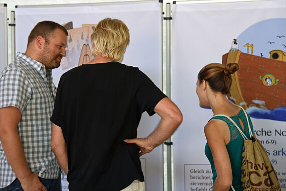 Die Ausstellung hat zahlreiche Liboribesucher in das Forum St. Liborius gelockt. Foto: Patrick Kleibold
