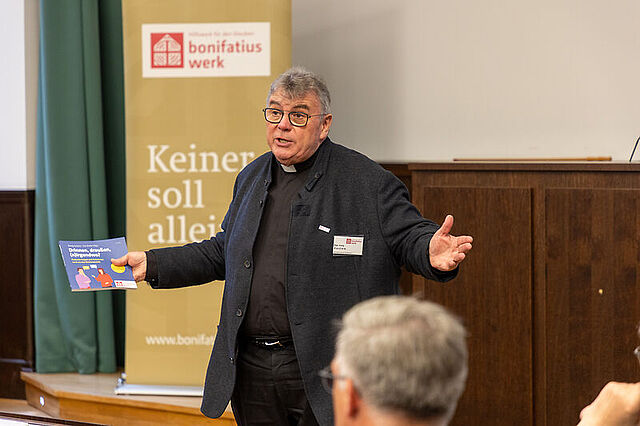 Monsignore Georg Austen, Generalsekretär des Bonifatiuswerkes. Foto: Hartmut Salzmann