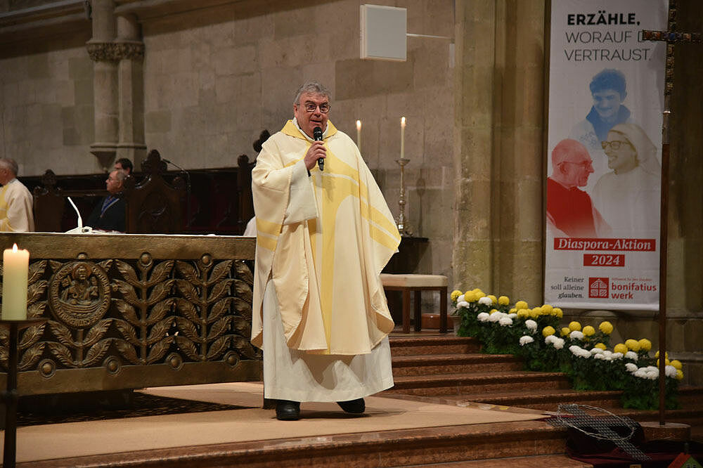 Monsignore Georg Austen eröffnete in Regensburg die diesjährige bundesweite Diaspora-Aktion. Foto: Simon Helmers