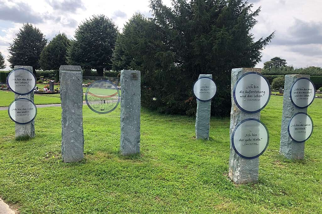 	Die vier Stationen des Projektes „Taufe, Trost und Trauer – Facetten des menschlichen Glaubens-(lebens): Trostweg“ laden dazu ein, über Trauer, Hoffnung und das eigene Leben nachzudenken. Foto: Pastoraler Raum Soest