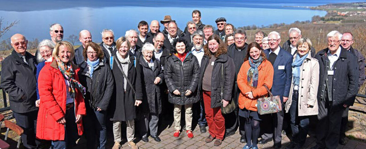 Die Teilnehmer der Reise am zweitgrößten See Schwedens, dem Vätternsee. Foto: Lena Reiher