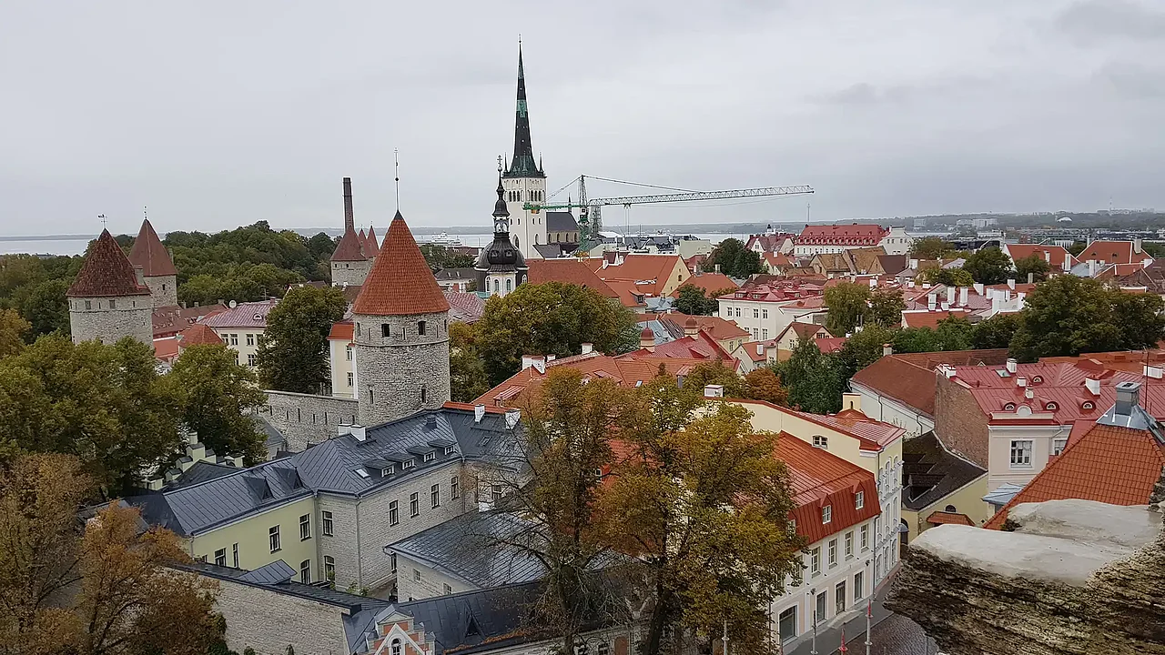 Über den Dächern von Tallinn, Estland (Foto: Bonifatiuswerk)