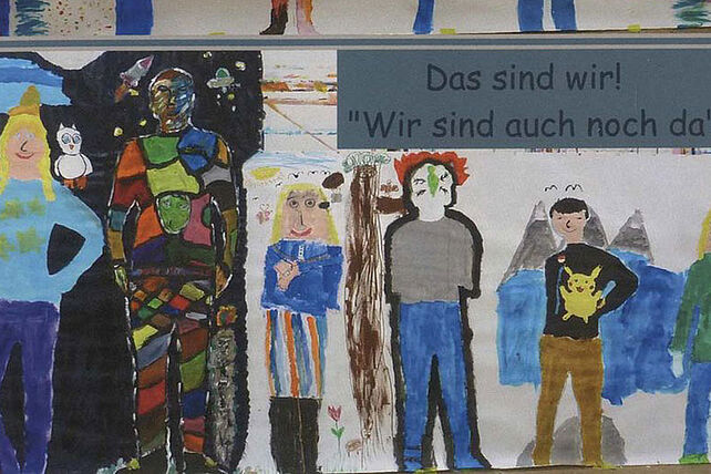 Bilder aus der Ausstellung der Geschwistergruppe der Caritas Berlin zum Thema "Wir sind auch noch da"
