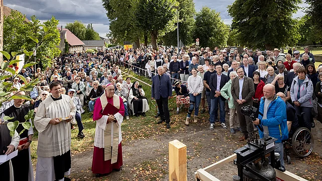 Das Richtfest auf dem Bernardshof stieß auf große Resonanz. Foto: Andreas Pein / Zisterzienserpriorat Neuzelle