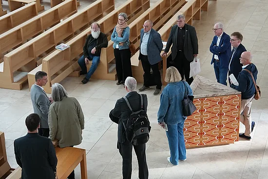 Der Bonifatiusrat besichtigt die neue Propsteikirche St. Trinitatis in Leipzig. Foto: Marcus Thielking