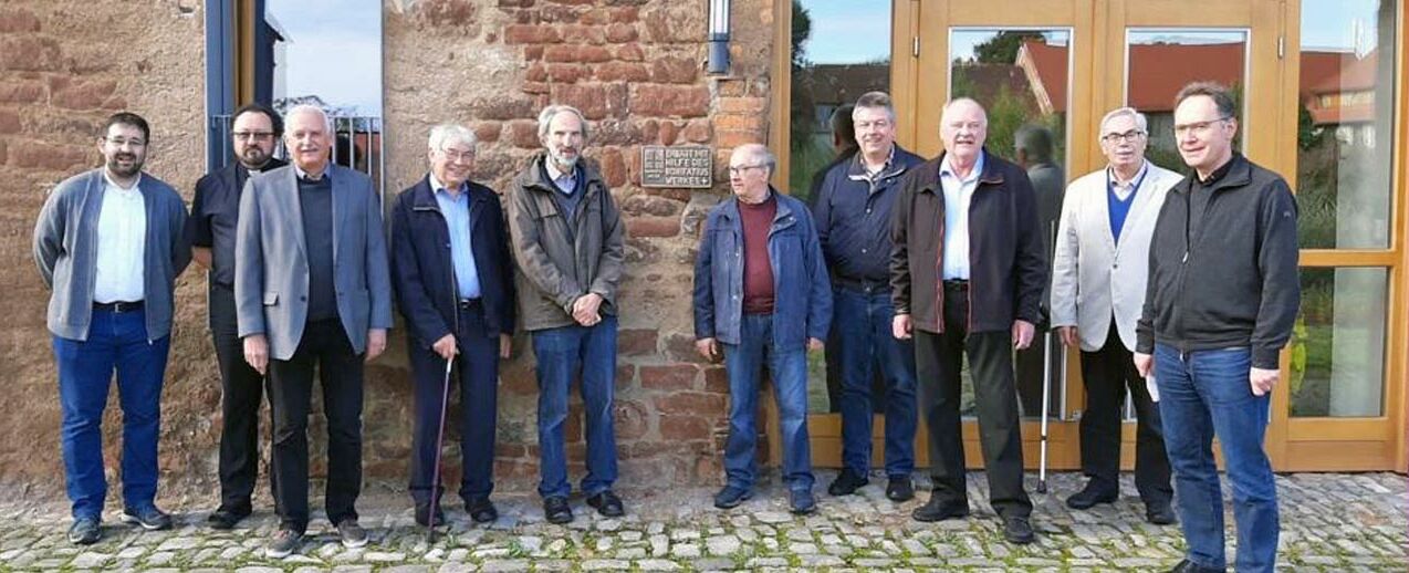 Eine kleine Gruppe von Priestern aus dem Erzbistum Paderborn auf Reise durch die Diaspora des Bistums Magdeburg.