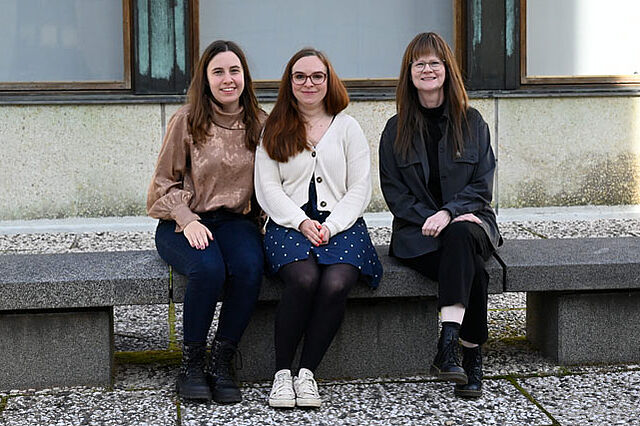 Klassenlehrerin Anna-Mária Lahdelma, Koordinatorin Sara Numminen und Klassenassistentin Lilli Earl (von links) können den ersten Schultag kaum erwarten. Foto: Marko Tervaportti